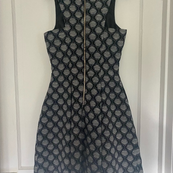 HMALINE DRESS - Picture 2 of 3